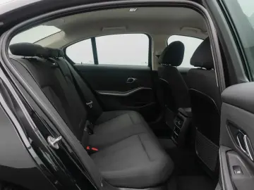 BMW 318i GeschwindigR PDC DAB CockpitPlus Widscreen