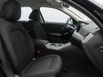 BMW 318i GeschwindigR PDC DAB CockpitPlus Widscreen