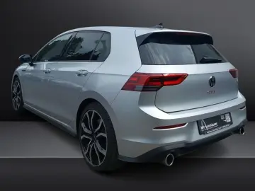 VW Golf 2.0 TSI DSG  SHZ RFK Navi AHK schwenkb.