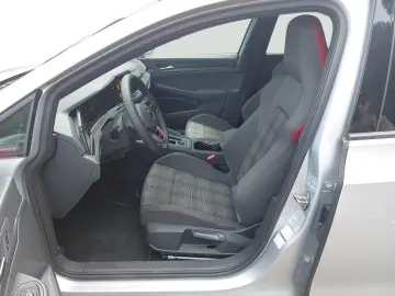 VW Golf 2.0 TSI DSG  SHZ RFK Navi AHK schwenkb.