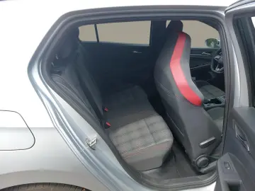 VW Golf 2.0 TSI DSG  SHZ RFK Navi AHK schwenkb.