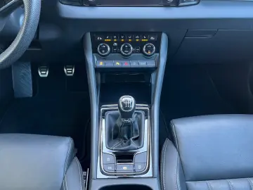 SKODA Karoq Sportline 1.5 TSI ACT Matrix-LED Navi USB-