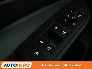 VW Golf VIII 2.0 TSI R 4Motion Aut. NAVI IQLED ACC