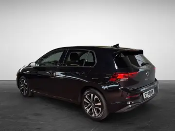 VW Golf 2.0 TDI DSG United  AHK Navi LED PDC LM Tem