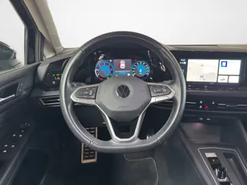 VW Golf 2.0 TDI DSG United  AHK Navi LED PDC LM Tem