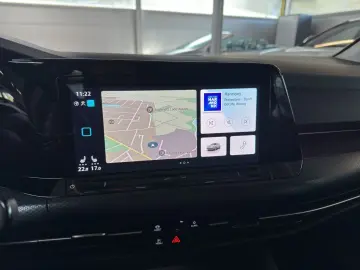 VW Golf 2.0 TDI DSG United  AHK Navi LED PDC LM Tem