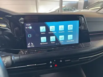 VW Golf 2.0 TDI DSG United  AHK Navi LED PDC LM Tem
