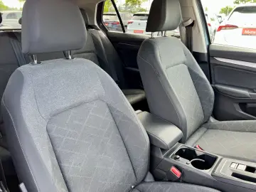 VW Golf 1.5 eTSI OPF DSG Life GZJR AAC SHZ KAMERA