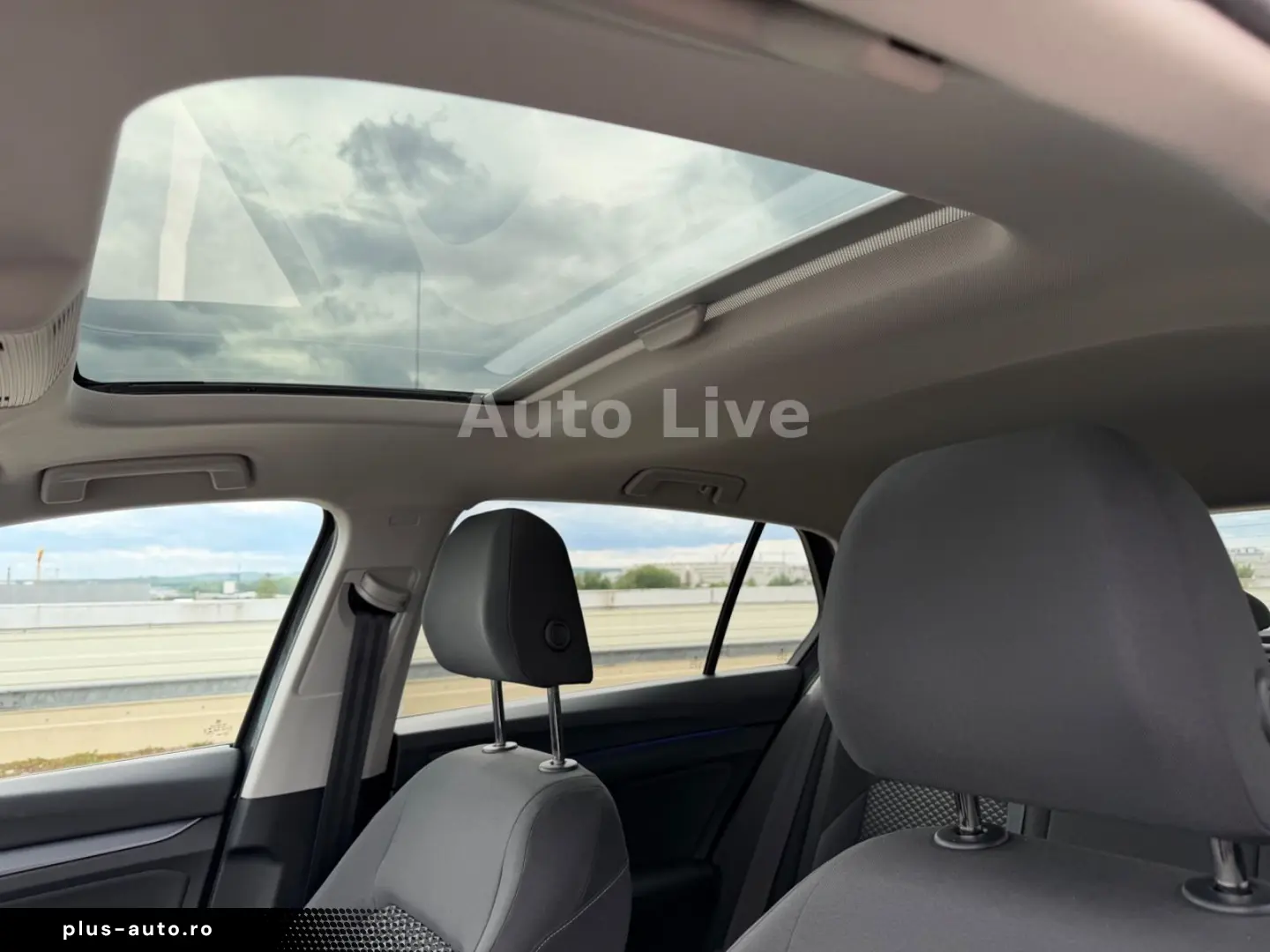 VW Golf 8 2.0 TDI ACTIVE DSG VIR PAN IQ-LED HEAD-UP