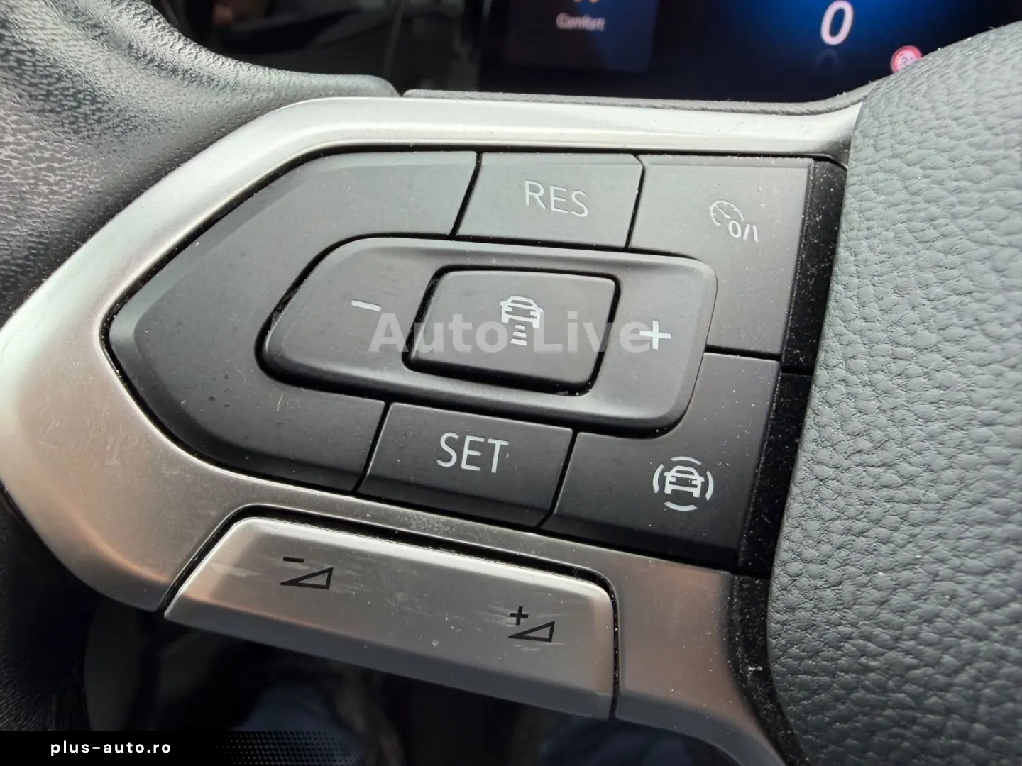 VW Golf 8 2.0 TDI ACTIVE DSG VIR PAN IQ-LED HEAD-UP