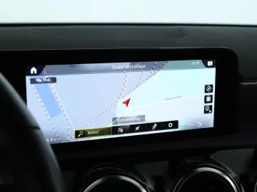 MERCEDES-BENZ A 180 7G Progressive LED Digi Navi App SHZ Kam