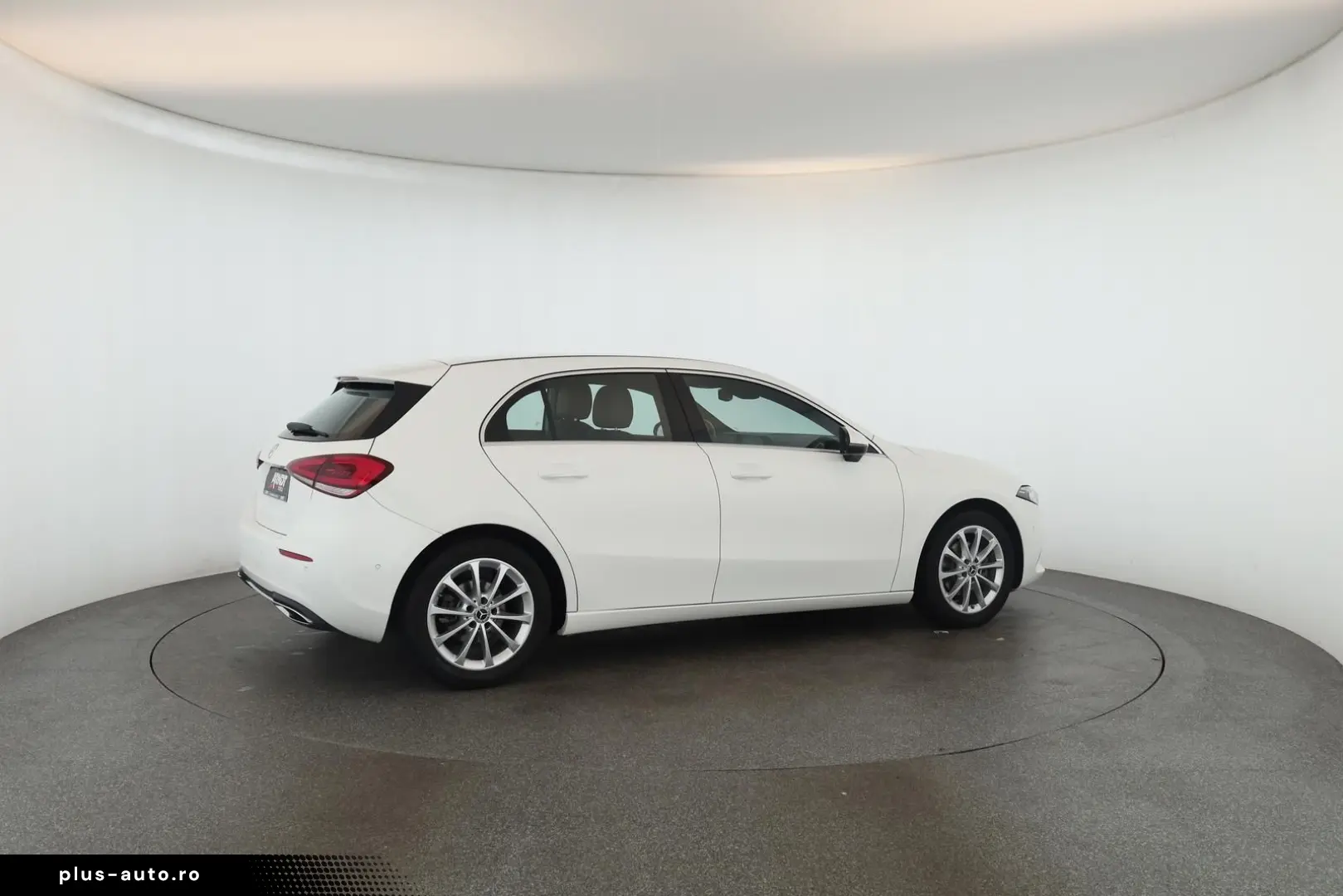 MERCEDES-BENZ A 180 7G Progressive LED Digi Navi App SHZ Kam