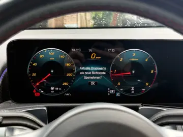 MERCEDES-BENZ GLB 220 4MATIC 7-SITZE AMG-STYLE AMBIENTE-BEL.