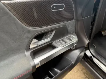 MERCEDES-BENZ GLB 220 4MATIC 7-SITZE AMG-STYLE AMBIENTE-BEL.