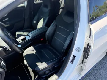 MERCEDES-BENZ A 200 Edition 2020 AMG LEDER NAVI LED