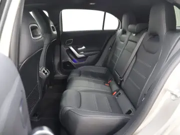 MERCEDES-BENZ A 35 AMG 306PS 7G 4Matic Burmester Pano HUD