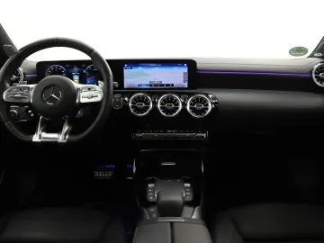 MERCEDES-BENZ A 35 AMG 306PS 7G 4Matic Burmester Pano HUD