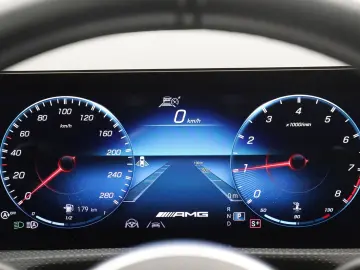 MERCEDES-BENZ A 35 AMG 306PS 7G 4Matic Burmester Pano HUD