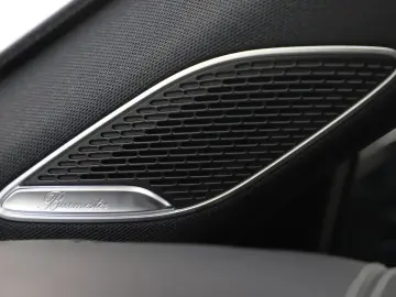 MERCEDES-BENZ A 35 AMG 306PS 7G 4Matic Burmester Pano HUD