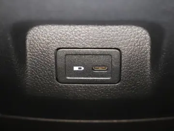 MERCEDES-BENZ A 35 AMG 306PS 7G 4Matic Burmester Pano HUD
