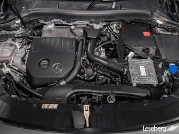 MERCEDES-BENZ GLA 200 AMG Multibeam AHK Kamera Tempo…