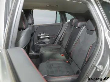 MERCEDES-BENZ GLA 200 AMG Multibeam AHK Kamera Tempo…