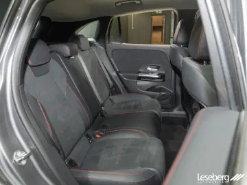 MERCEDES-BENZ GLA 200 AMG Multibeam AHK Kamera Tempo…