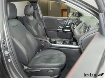 MERCEDES-BENZ GLA 200 AMG Multibeam AHK Kamera Tempo…