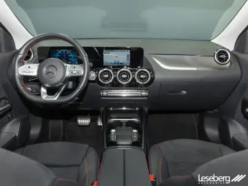 MERCEDES-BENZ GLA 200 AMG Multibeam AHK Kamera Tempo…