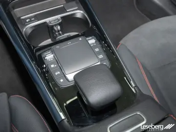 MERCEDES-BENZ GLA 200 AMG Multibeam AHK Kamera Tempo…