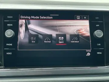 VW Polo GTI 2.0 TSI DSG Pano Kamera Keyless Beats