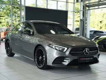 MERCEDES-BENZ A 200 Limousine AMG Line  2.H  19  Nig…