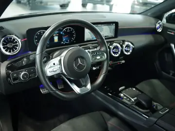 MERCEDES-BENZ A 200 Limousine AMG Line  2.H  19  Nig…