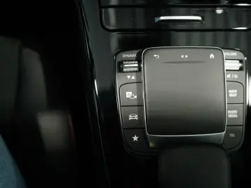 MERCEDES-BENZ A 200 Limousine AMG Line  2.H  19  Nig…