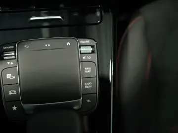 MERCEDES-BENZ A 200 Limousine AMG Line  2.H  19  Nig…