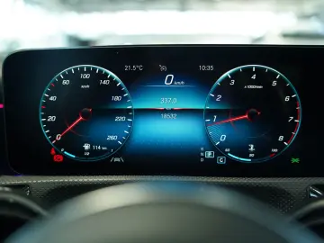 MERCEDES-BENZ A 200 Limousine AMG Line  2.H  19  Nig…
