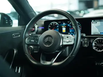 MERCEDES-BENZ A 200 Limousine AMG Line  2.H  19  Nig…
