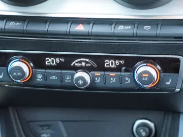 AUDI Q2 30 TFSI S line MIT 3 JAHREN GARANTIE !!!