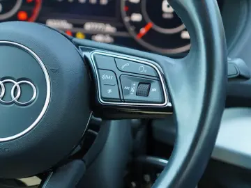 AUDI Q2 30 TFSI S line MIT 3 JAHREN GARANTIE !!!