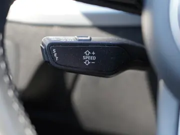 AUDI Q2 30 TFSI S line MIT 3 JAHREN GARANTIE !!!