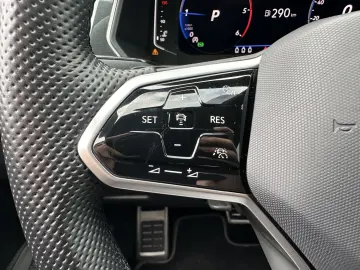 VW Tiguan 2.0 TDI DSG R-Line Black NAV LED ACC KAM
