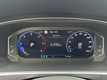 VW Tiguan 2.0 TDI DSG R-Line Black NAV LED ACC KAM