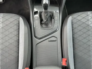 VW Tiguan 2.0 TDI DSG R-Line Black NAV LED ACC KAM
