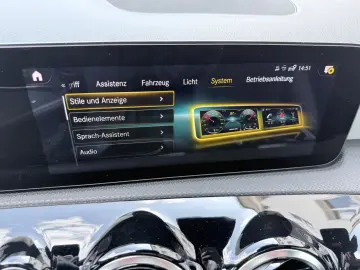 MERCEDES-BENZ A 35 AMG A Limousine 4M HUD EGSD Navi