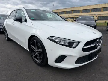 MERCEDES-BENZ A 250 360  Kamera Navi LED AMG Performance