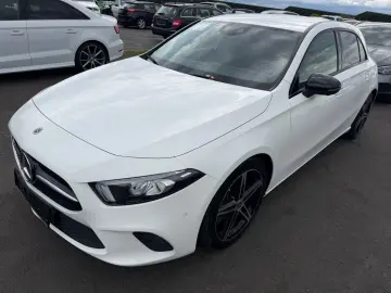 MERCEDES-BENZ A 250 360  Kamera Navi LED AMG Performance