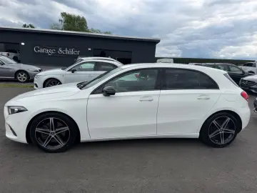 MERCEDES-BENZ A 250 360  Kamera Navi LED AMG Performance