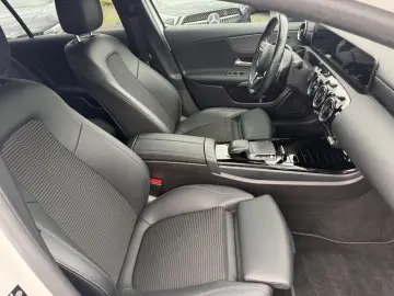 MERCEDES-BENZ A 250 360  Kamera Navi LED AMG Performance