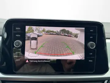 VW T-Roc 1.5 TSI DSG  NAVI KEYLESS KAMERA