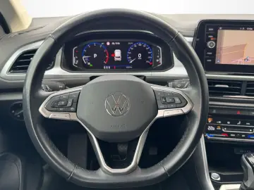 VW T-Roc 1.5 TSI DSG  NAVI KEYLESS KAMERA
